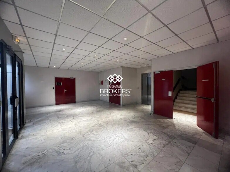 Bureau dans Villebon-sur-Yvette à vendre - Photo de l’immeuble – Image 2 sur 10