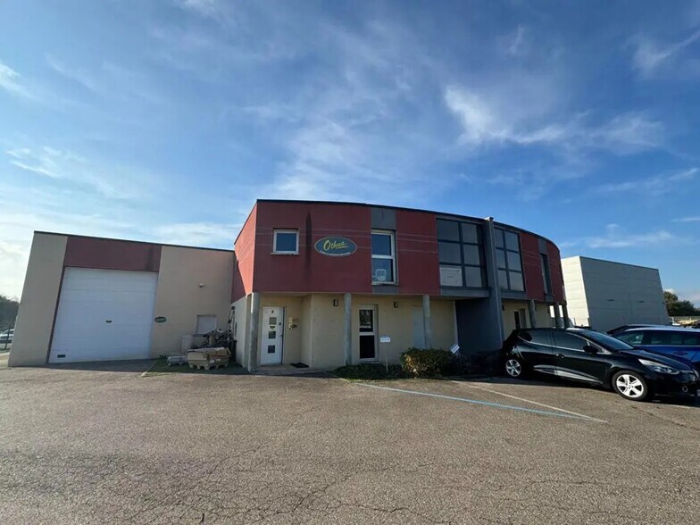 Local d’activités dans Norroy-le-Veneur à louer - Photo de l’immeuble – Image 1 sur 8