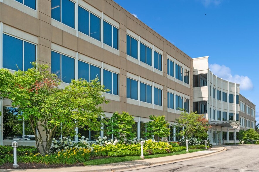10 Parkway Blvd N, Deerfield, IL à louer - Photo de l’immeuble – Image 1 sur 11
