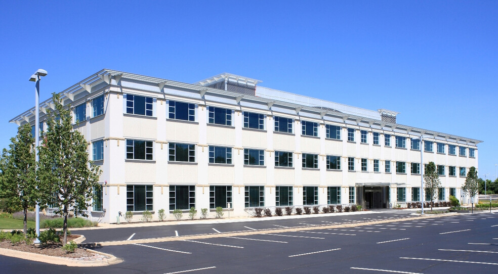 1400 W 16th St, Oak Brook, IL à louer - Photo de l’immeuble – Image 1 sur 12