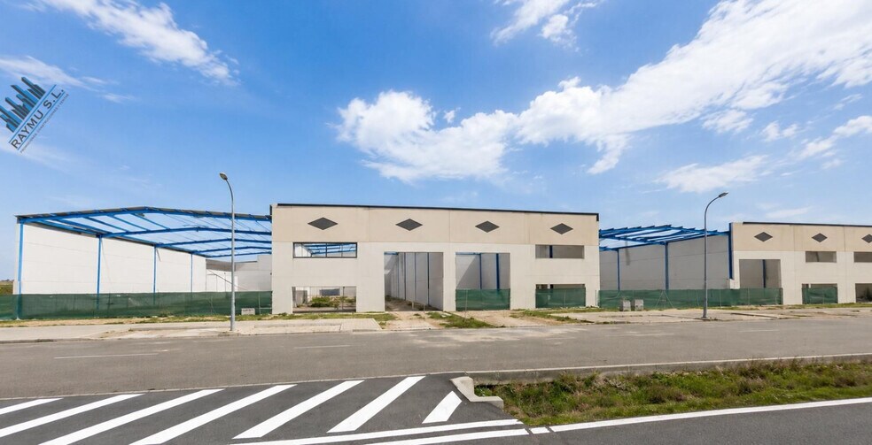 Calle de la Rueda portefeuille de 3 biens à vendre sur LoopNet.fr - Photo de l’immeuble – Image 1 sur 3