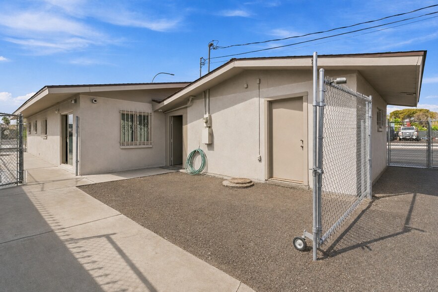 1211 S Eastern Ave, Las Vegas, NV à louer - Photo de l’immeuble – Image 2 sur 27