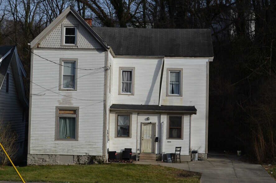 2212 Quebec Rd, Cincinnati, OH à vendre - Photo principale – Image 1 sur 1