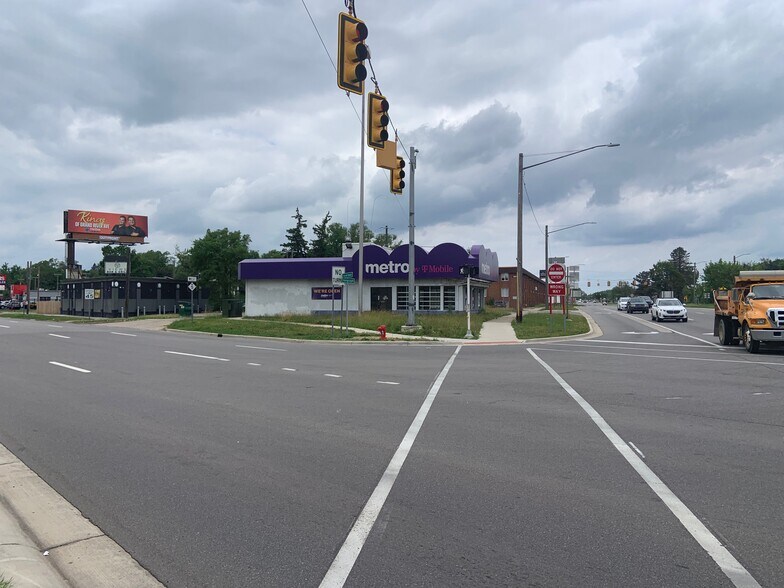 24150 Grand River Ave, Detroit, MI à louer - Photo de l’immeuble – Image 1 sur 3
