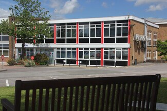 Plus de détails pour 102 Lower Guildford Rd, Woking - Bureau à louer