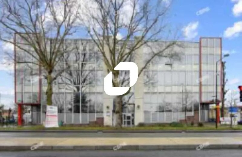 Local d’activités dans Saint-Denis à louer Photo de l’immeuble– Image 1 sur 8