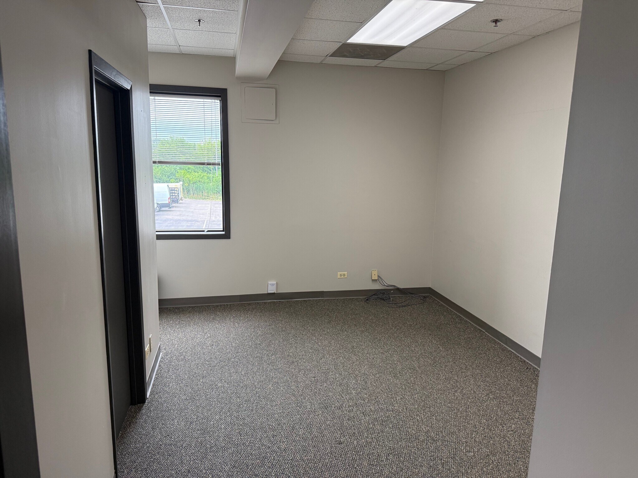 333 N Randall Rd, St Charles, IL à louer Photo intérieure– Image 1 sur 2