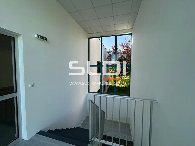 Bureau dans La Tour-de-Salvagny à louer - Photo intérieure – Image 3 sur 15