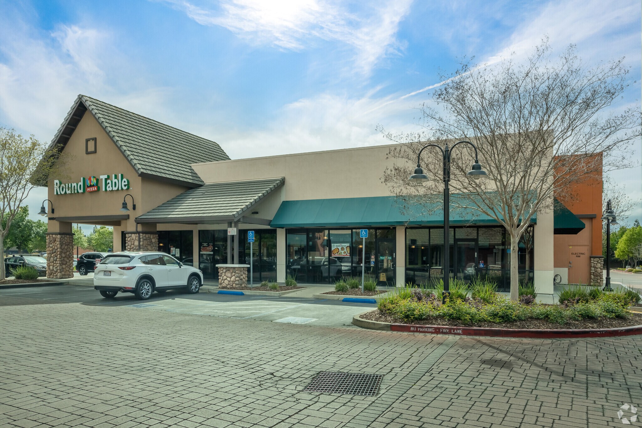 10054 Bruceville Rd, Elk Grove, CA à vendre Photo principale– Image 1 sur 6