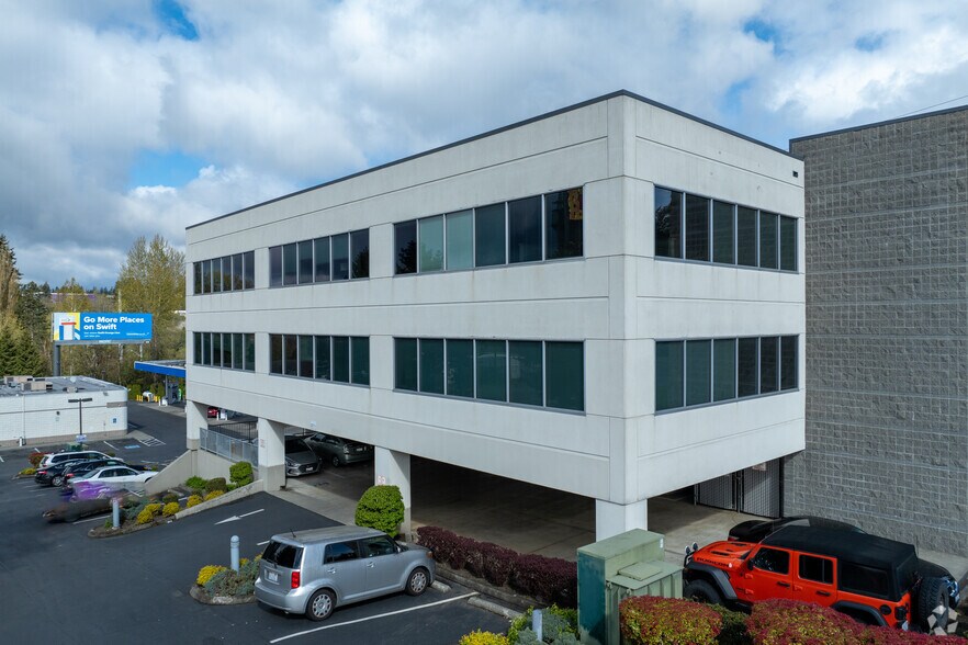 2122 164th St SW, Lynnwood, WA à louer - Photo de l’immeuble – Image 2 sur 6