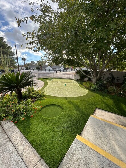 4080 Spring Rd, Las Vegas, NV à louer - Photo de l’immeuble – Image 3 sur 49