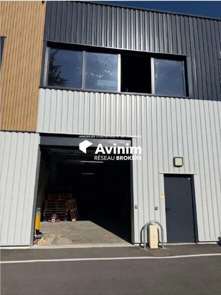 Industriel/Logistique dans Neuilly-Plaisance à louer - Photo de l’immeuble – Image 3 sur 5