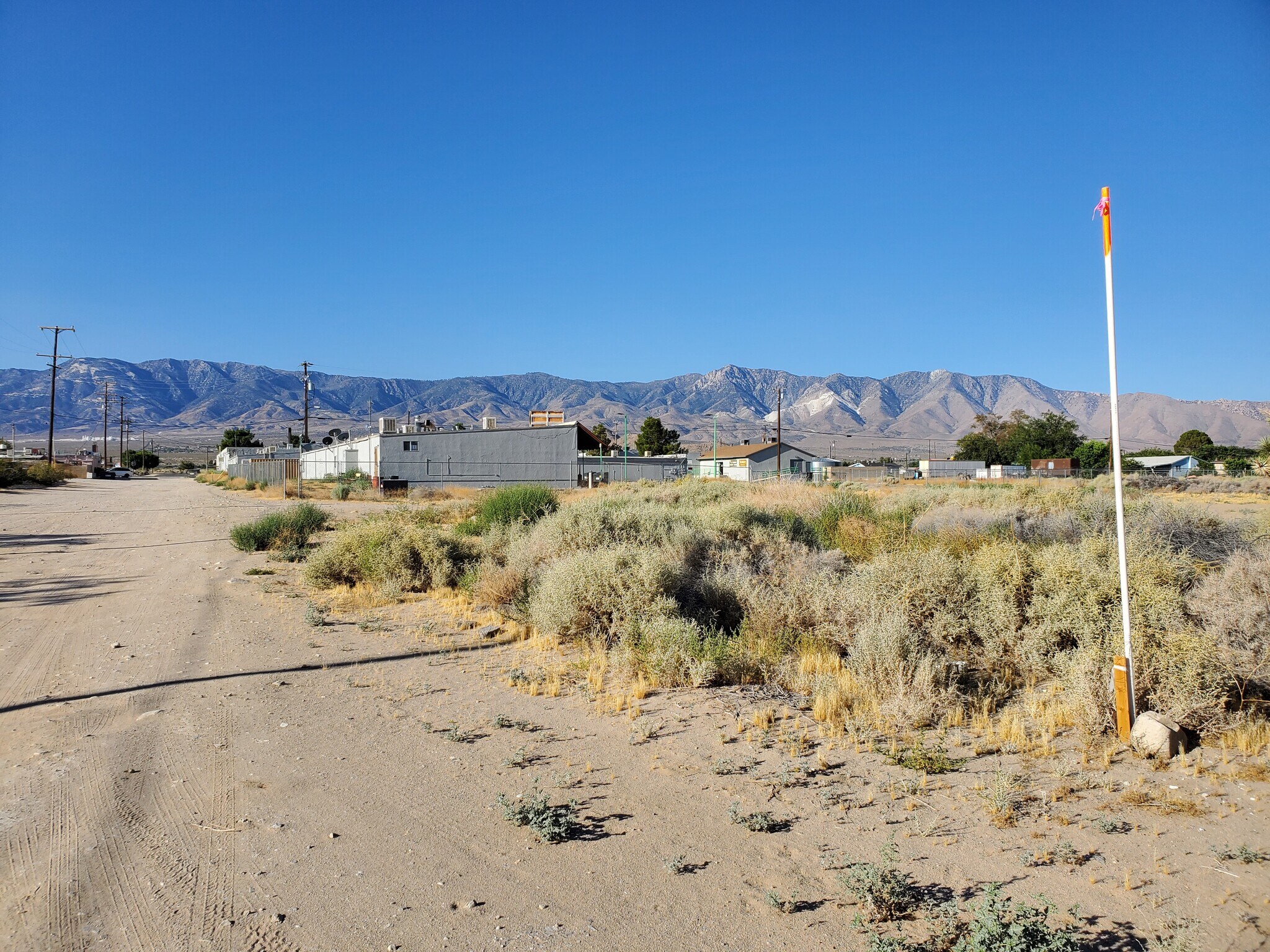 10600 Oracle, Lucerne Valley, CA à vendre Photo principale– Image 1 sur 12