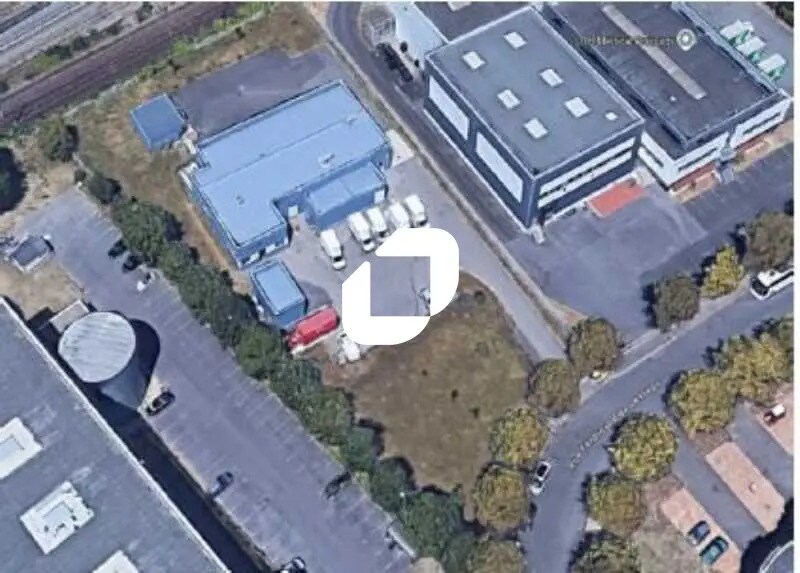 Local d’activités dans Goussainville à louer - Photo de l’immeuble – Image 2 sur 8