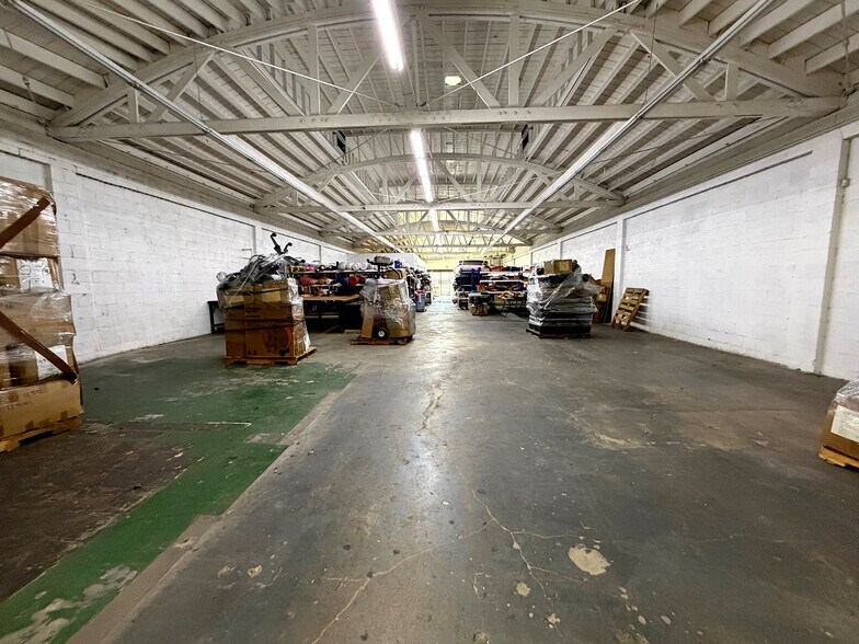 533 E 31st St, Los Angeles, CA à louer - Photo intérieure – Image 2 sur 6