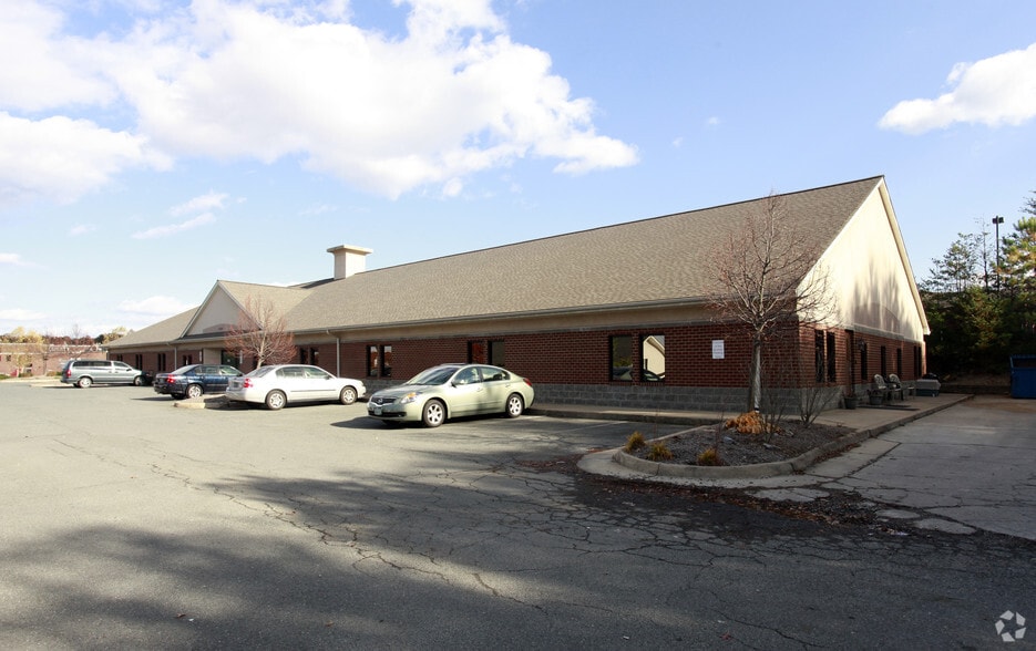 5620 Southpointe Center Blvd, Fredericksburg, VA à vendre - Photo de l’immeuble – Image 2 sur 3