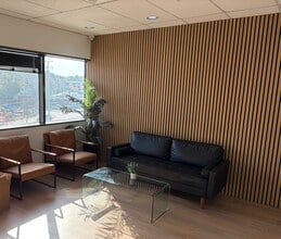 22801 Ventura Blvd, Woodland Hills, CA à louer Photo intérieure– Image 1 sur 5