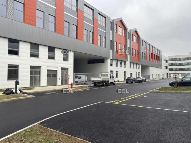 Plus de détails pour Local d'activités à louer