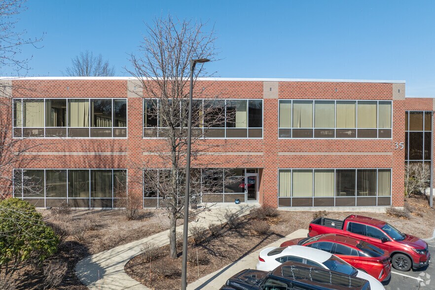 35 New England Business Center Dr, Andover, MA à louer - Photo de l’immeuble – Image 2 sur 18