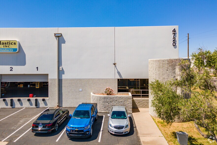 4720 W Van Buren St, Phoenix, AZ à louer - Photo de l’immeuble – Image 2 sur 7