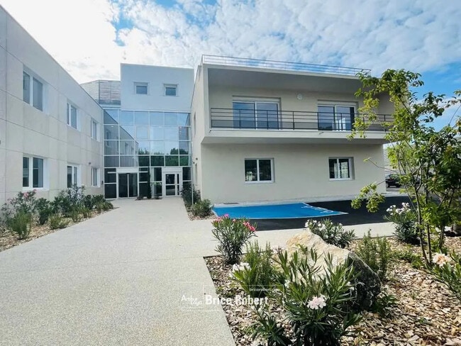 Plus de détails pour Bureau à vendre