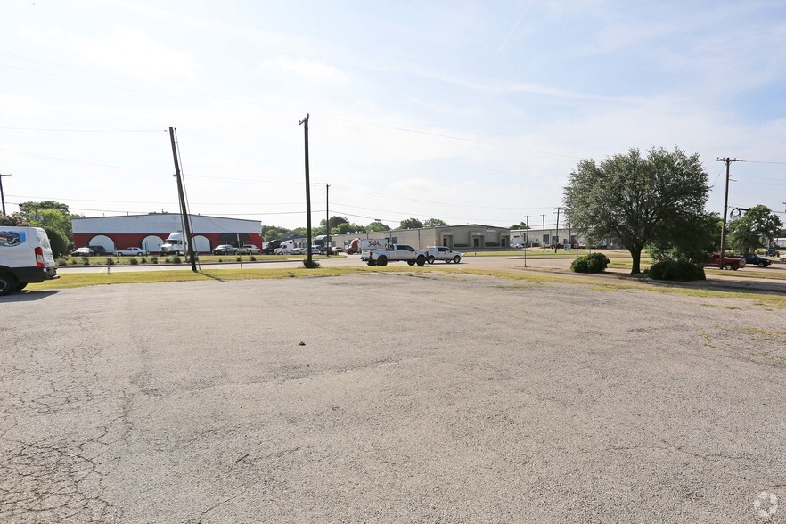 237 S Belt Line Rd, Irving, TX à louer - Photo principale – Image 1 sur 4