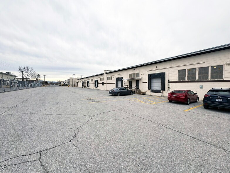 17 7th St, Clearfield, UT à louer - Photo principale – Image 1 sur 6