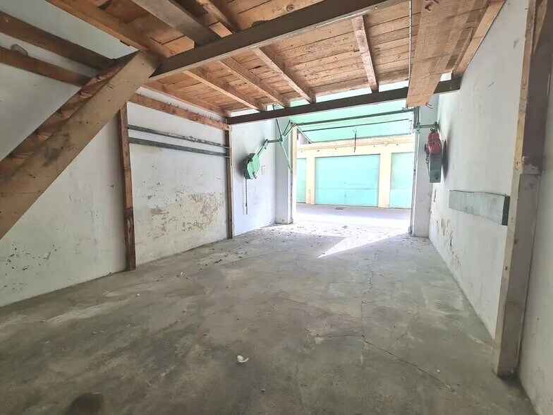 Industriel/Logistique dans Nice à louer - Photo de l’immeuble – Image 3 sur 7