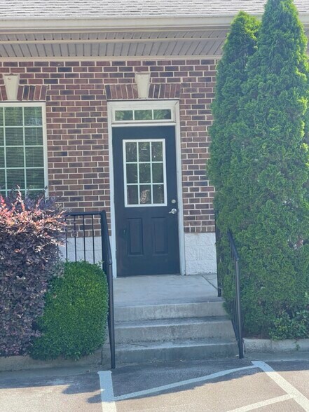 4209 Oakwood Rd, Oakwood, GA à louer - Photo de l’immeuble – Image 2 sur 5