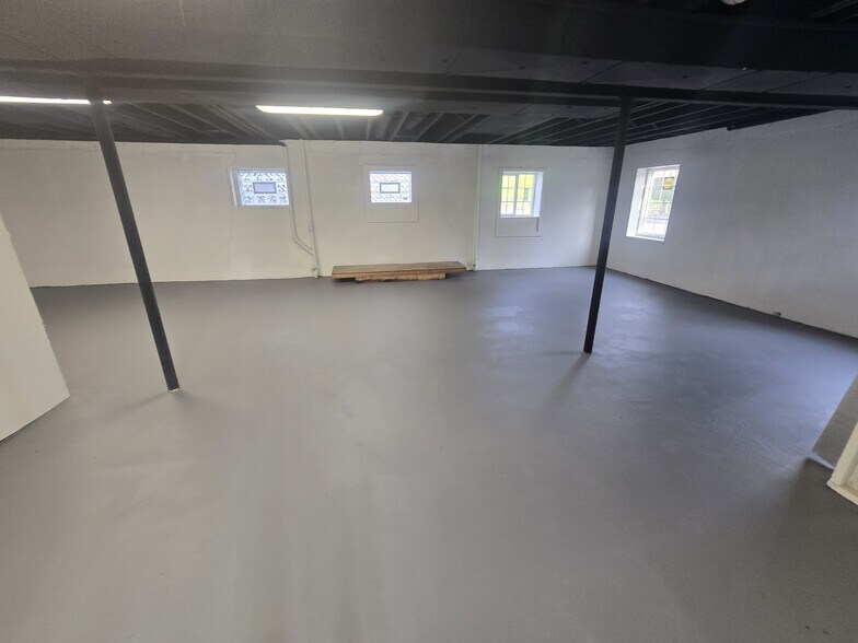 1095 W Huron St, Waterford, MI à vendre - Photo de l’immeuble – Image 2 sur 52