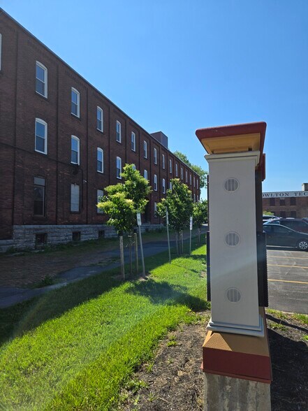 230 Factory St, Watertown, NY à vendre - Photo de l’immeuble – Image 3 sur 36