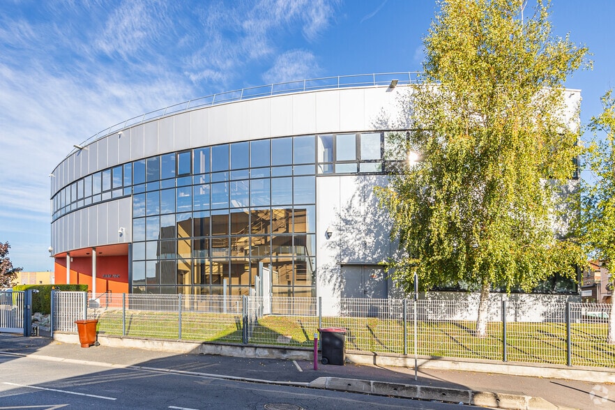 124 Rue Salvador Allendé, Bezons à louer - Photo de l’immeuble – Image 2 sur 3