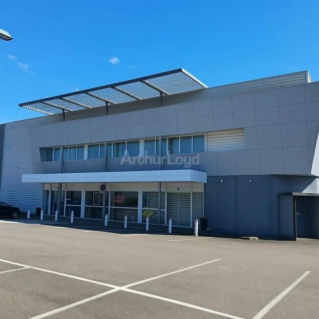 Plus de détails pour Bureau, Local commercial à louer