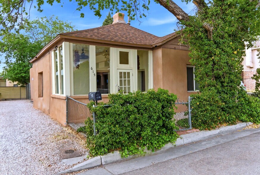 615 Keleher Ave NW, Albuquerque, NM à vendre - Photo de l’immeuble – Image 2 sur 24