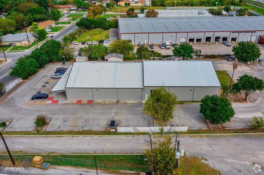 6390 Fairdale Dr, San Antonio, TX à vendre - Photo de l’immeuble – Image 3 sur 8