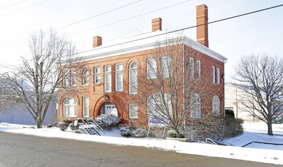 1915 Dr. Thomas Blvd, Arnold, PA à vendre - Photo principale – Image 1 sur 4