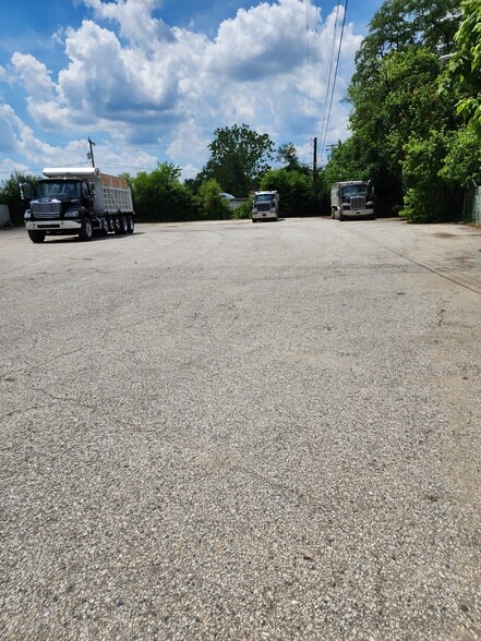 2312 Eskow Ave, Halethorpe, MD à louer - Photo de l’immeuble – Image 3 sur 3