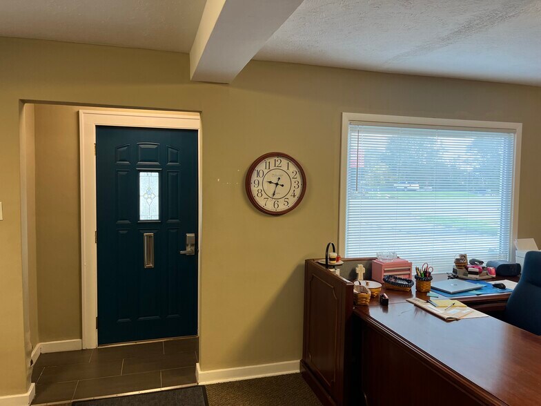 4715 Lincolnway East, Mishawaka, IN à vendre - Photo de l’immeuble – Image 3 sur 28