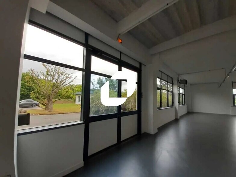 Bureau dans Saclay à louer - Photo de l’immeuble – Image 3 sur 6