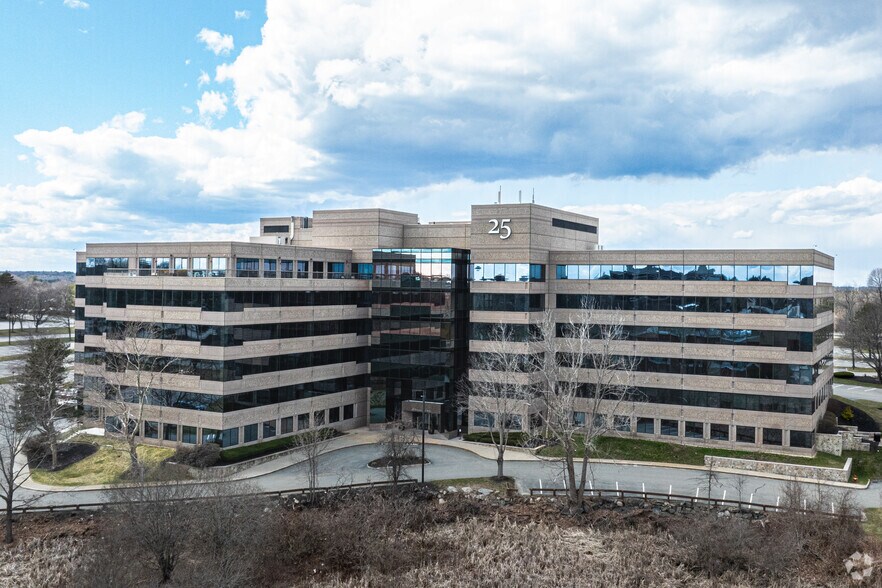 25 Burlington Mall Rd, Burlington, MA à louer - Photo de l’immeuble – Image 1 sur 43