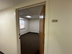 1818 Industrial Rd, Las Vegas, NV à louer Photo intérieure– Image 1 sur 2