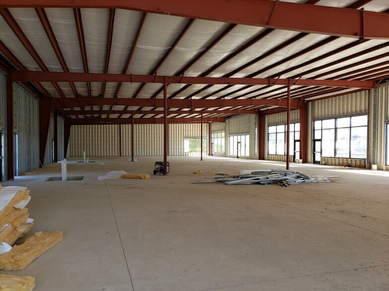 5660 Pebble Village Ln, Noblesville, IN à louer - Photo de l’immeuble – Image 3 sur 14