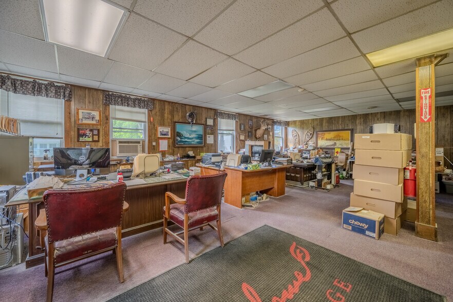 13 Elm St, Newton, NH à vendre - Photo de l’immeuble – Image 3 sur 5