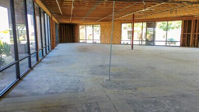 39810 Portola Ave, Palm Desert, CA à louer Photo intérieure– Image 2 sur 4