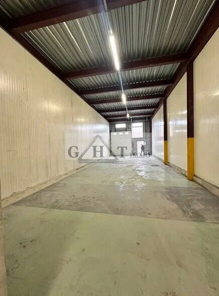 Industriel/Logistique dans Brie-Comte-Robert à louer - Photo de l’immeuble – Image 1 sur 3