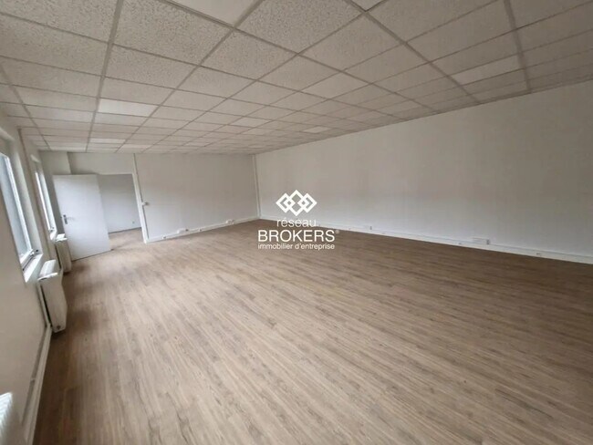 Plus de détails pour Bureau à louer