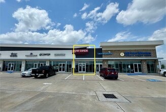 27252 Katy Fwy, Katy, TX à louer Photo de l’immeuble– Image 1 sur 15
