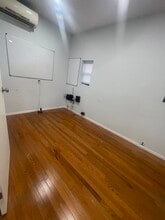 9314 199th St, Hollis, NY à louer Photo intérieure– Image 2 sur 3