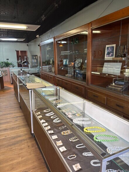 128 E Main St, West Frankfort, IL à vendre - Photo de l’immeuble – Image 2 sur 18