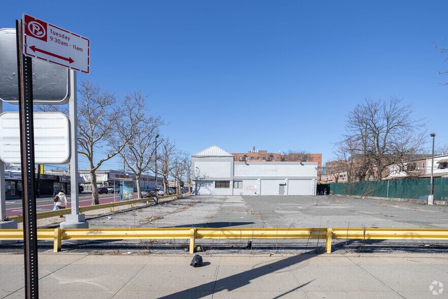 1791 Utica Ave, Brooklyn, NY à vendre - Photo de l’immeuble – Image 2 sur 4